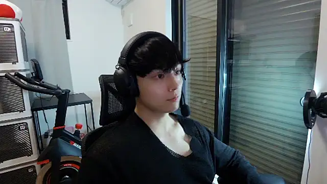 Snapshot of Tkcqcc chatting on 01-16-26, 03:27 Tkcqcc online show from 01-16-26, 03:27