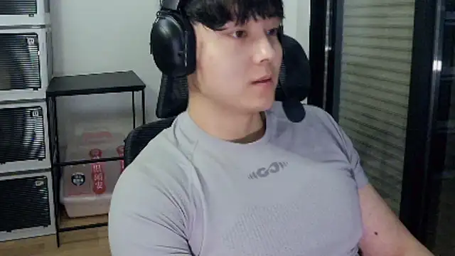 Snapshot of Tkcqcc chatting on 03-02-26, 03:30 Tkcqcc online show from 03-02-26, 03:30