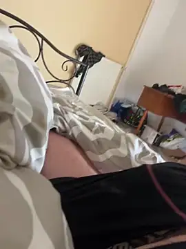 Snapshot of Dandi19 chatting on 09-23-25, 08:43 Dandi19 online show from 09-23-25, 08:43