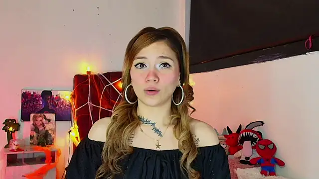 alisson zafiro  online show from 10-24-25, 03:05