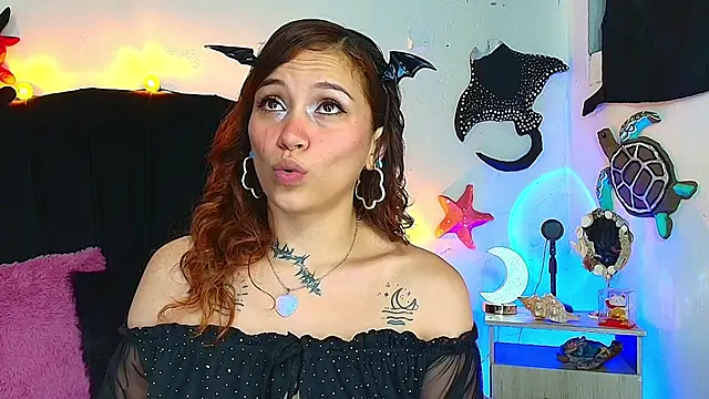 Snapshot of alisson_zafiro_ chatting on 07-17-26, 08:55 alisson zafiro online show from 07-17-26, 08:55