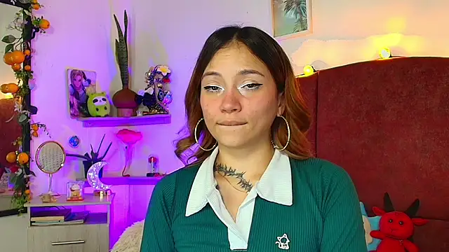 alisson zafiro  online show from 04-11-26, 01:35