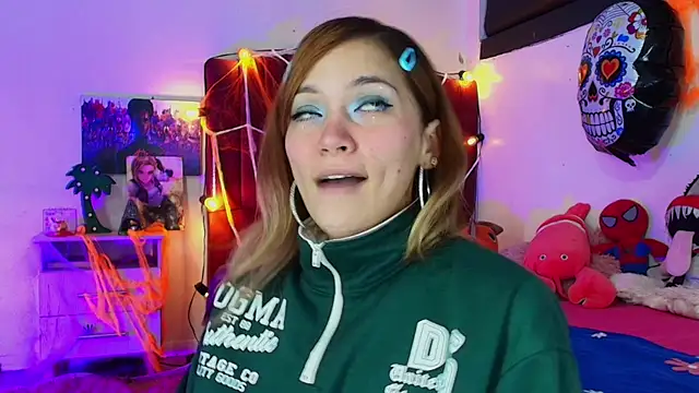 alisson zafiro  online show from 10-30-25, 03:27