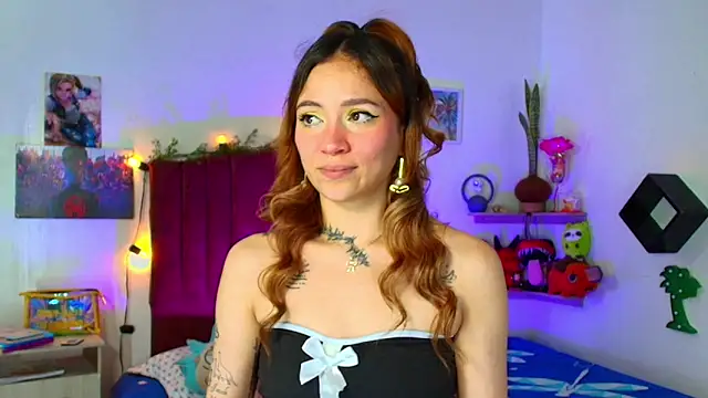 alisson zafiro  online show from 02-15-26, 07:57