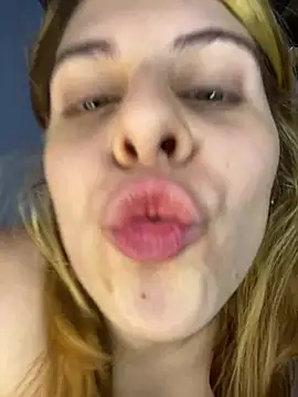 Snapshot of FlorBich chatting on 01-23-25, 05:56 FlorBich online show from 01-23-25, 05:56