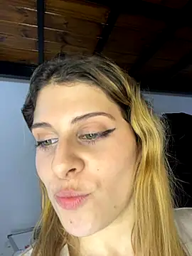 Snapshot of FlorBich chatting on 09-19-25, 10:14 FlorBich online show from 09-19-25, 10:14