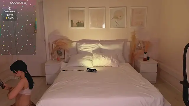 Lil Amelie online show from 02-08-26, 08:23