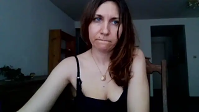 Snapshot of JasmineGlamour chatting on 06-08-26, 03:23 JasmineGlamour online show from 06-08-26, 03:23