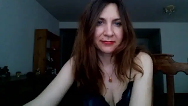 Snapshot of JasmineGlamour chatting on 06-02-26, 05:51 JasmineGlamour online show from 06-02-26, 05:51