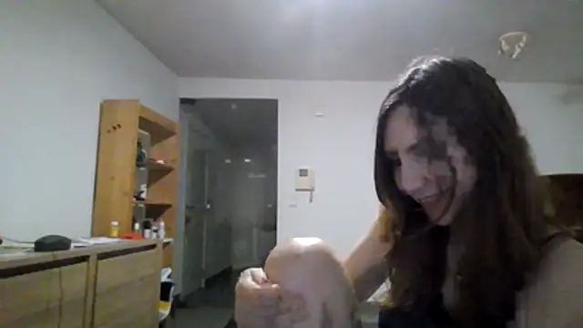 Snapshot of JasmineGlamour chatting on 05-19-26, 02:29 JasmineGlamour online show from 05-19-26, 02:29