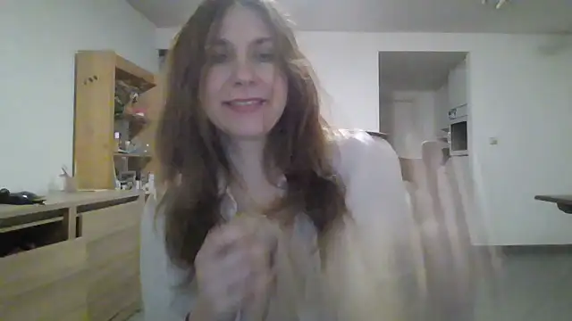 Snapshot of JasmineGlamour chatting on 02-15-26, 02:56 JasmineGlamour online show from 02-15-26, 02:56