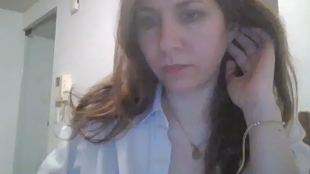 Snapshot of JasmineGlamour chatting on 04-16-26, 09:39 JasmineGlamour online show from 04-16-26, 09:39