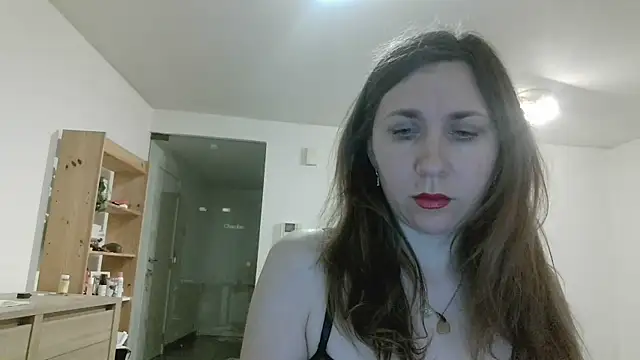 Snapshot of JasmineGlamour chatting on 05-13-26, 11:45 JasmineGlamour online show from 05-13-26, 11:45