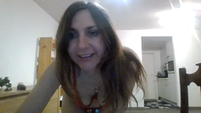 Snapshot of JasmineGlamour chatting on 05-27-26, 01:57 JasmineGlamour online show from 05-27-26, 01:57