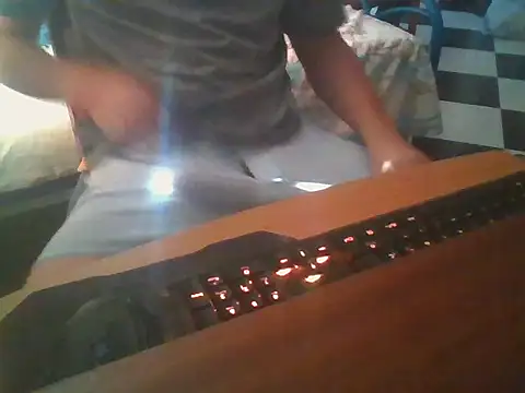 Snapshot of CummedCock chatting on 09-26-25, 03:52 CummedCock online show from 09-26-25, 03:52