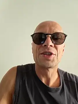 Snapshot of wedge75 chatting on 06-19-26, 05:46 wedge75 online show from 06-19-26, 05:46