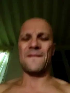 Snapshot of wedge75 chatting on 10-15-25, 04:26 wedge75 online show from 10-15-25, 04:26