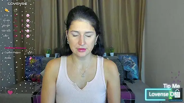 Alianna Solo Kisses online show from 11-18-25, 06:28