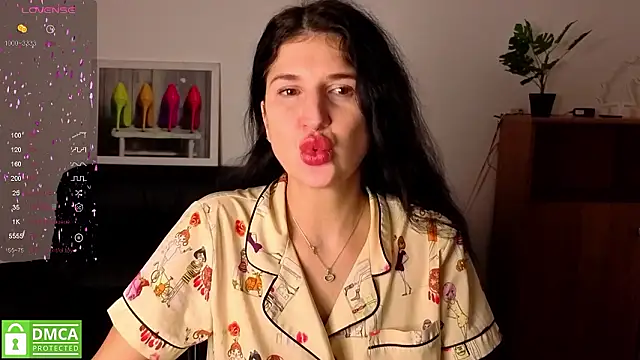 Alianna Solo Kisses online show from 02-14-26, 06:24