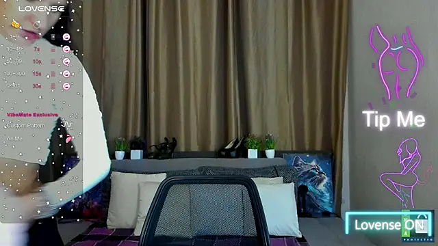 Alianna Solo Kisses online show from 10-30-25, 12:14