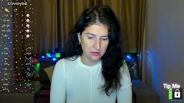 Alianna Solo Kisses online show from 11-29-25, 06:24