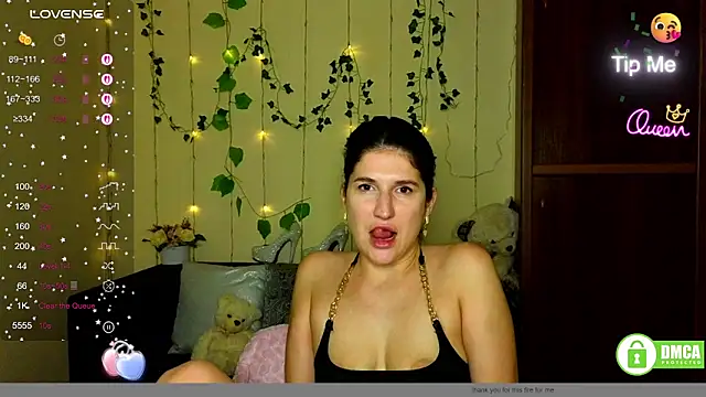 Alianna Solo Kisses online show from 05-19-26, 11:28
