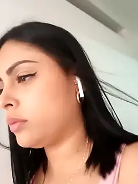 Snapshot of MelannyBell chatting on 02-10-25, 06:13 MelannyBell online show from 02-10-25, 06:13