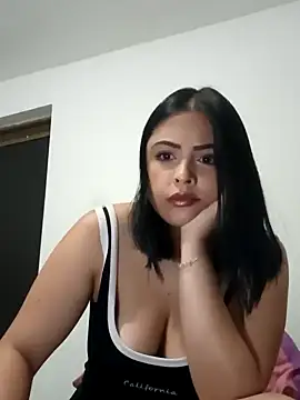 Snapshot of MelannyBell chatting on 03-09-25, 04:00 MelannyBell online show from 03-09-25, 04:00