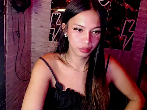 Snapshot of whiteladyboy chatting on 10-05-25, 03:41 whiteladyboy online show from 10-05-25, 03:41