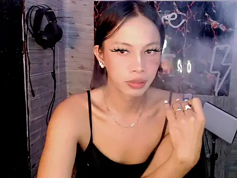 Snapshot of whiteladyboy chatting on 10-01-25, 01:48 whiteladyboy online show from 10-01-25, 01:48