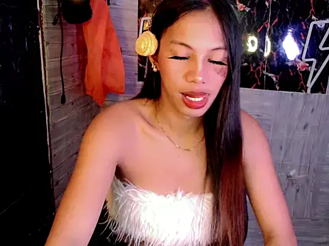 whiteladyboy online show from 10-27-25, 07:09