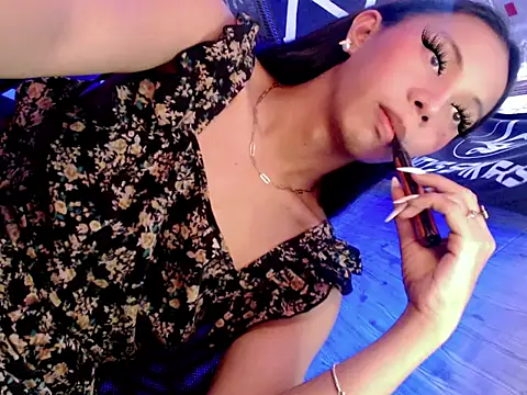 whiteladyboy online show from 11-10-25, 02:55