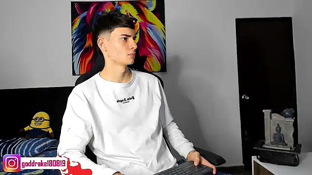 Snapshot of god_drake chatting on 01-17-25, 01:56 god drake online show from 01-17-25, 01:56
