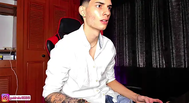 Snapshot of god_drake chatting on 01-04-25, 05:37 god drake online show from 01-04-25, 05:37