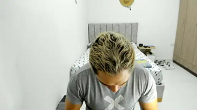 Valerioe online show from 06-12-26, 01:31