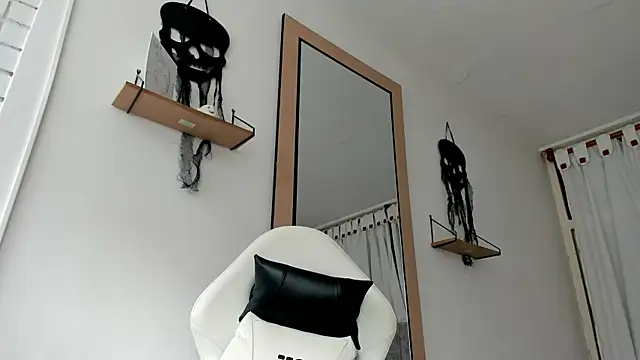 Valerioe online show from 11-02-25, 01:16