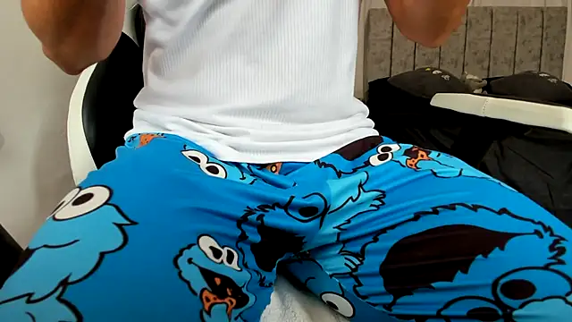 Snapshot of Valerioe chatting on 09-15-25, 02:17 Valerioe online show from 09-15-25, 02:17