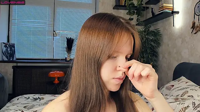 NicoleSkyt online show from 02-17-25, 07:15