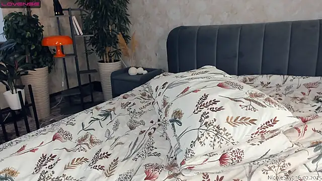 NicoleSkyt online show from 02-16-25, 01:27
