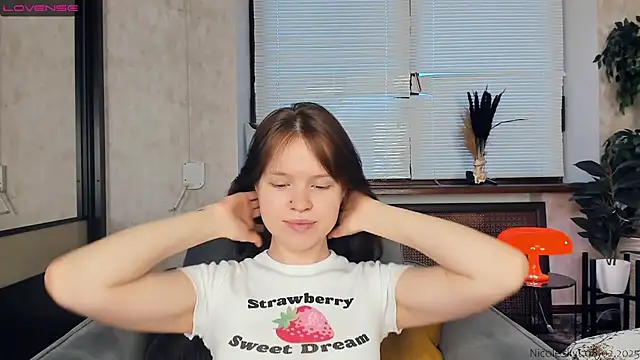 NicoleSkyt online show from 02-08-25, 01:22