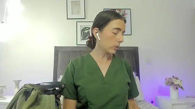 helen mooree online show from 07-17-26, 01:19
