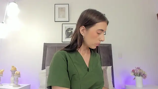 helen mooree online show from 06-18-26, 12:54