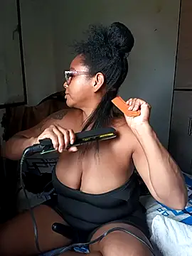 Melanie candy  online show from 10-08-25, 07:14