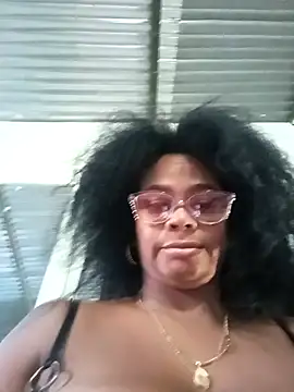 Melanie candy  online show from 10-06-25, 10:10