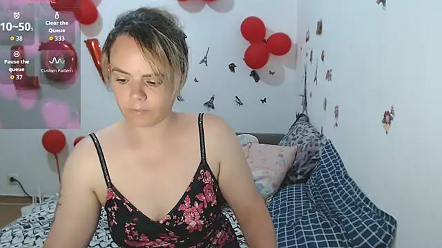 Snapshot of hotmilf4uxxx chatting on 06-04-26, 10:20 hotmilf4uxxx online show from 06-04-26, 10:20