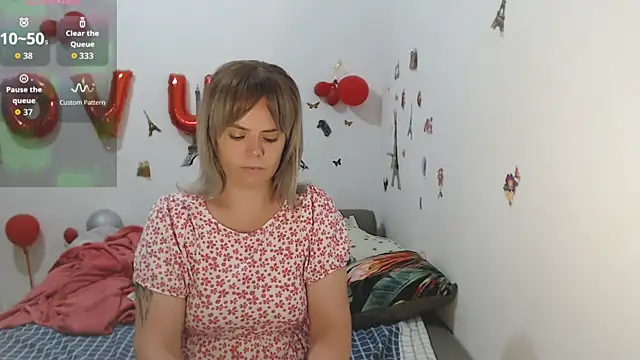 Snapshot of hotmilf4uxxx chatting on 07-20-26, 10:39 hotmilf4uxxx online show from 07-20-26, 10:39