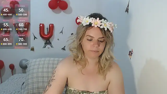 Snapshot of hotmilf4uxxx chatting on 06-18-26, 10:20 hotmilf4uxxx online show from 06-18-26, 10:20