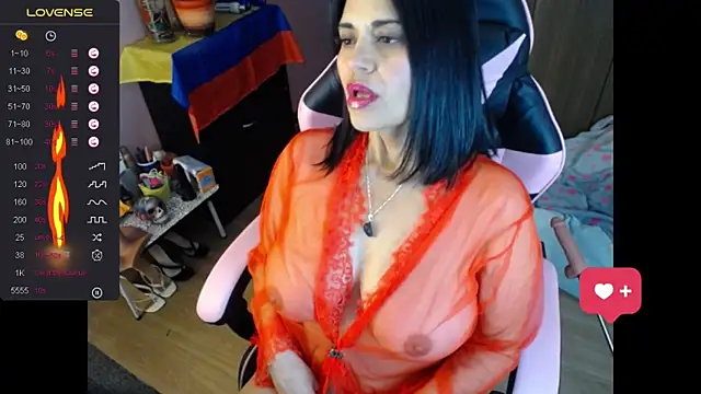 paolagomez  online show from 10-15-25, 09:17