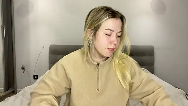 Embersweetbunny online show from 12-01-25, 05:08