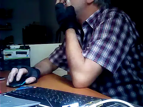 Snapshot of zormen355 chatting on 06-04-26, 02:11 zormen355 online show from 06-04-26, 02:11
